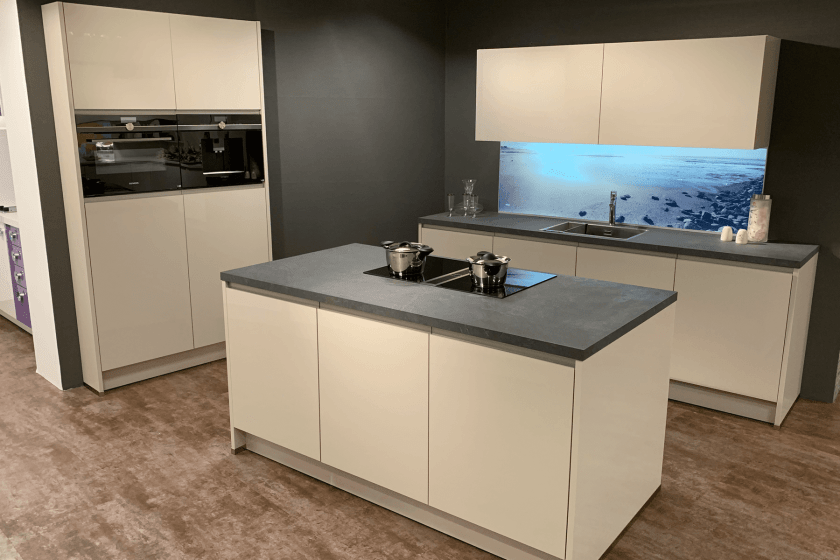 Moderne keuken met eiland en Bora kookplaat + afzuigsysteem