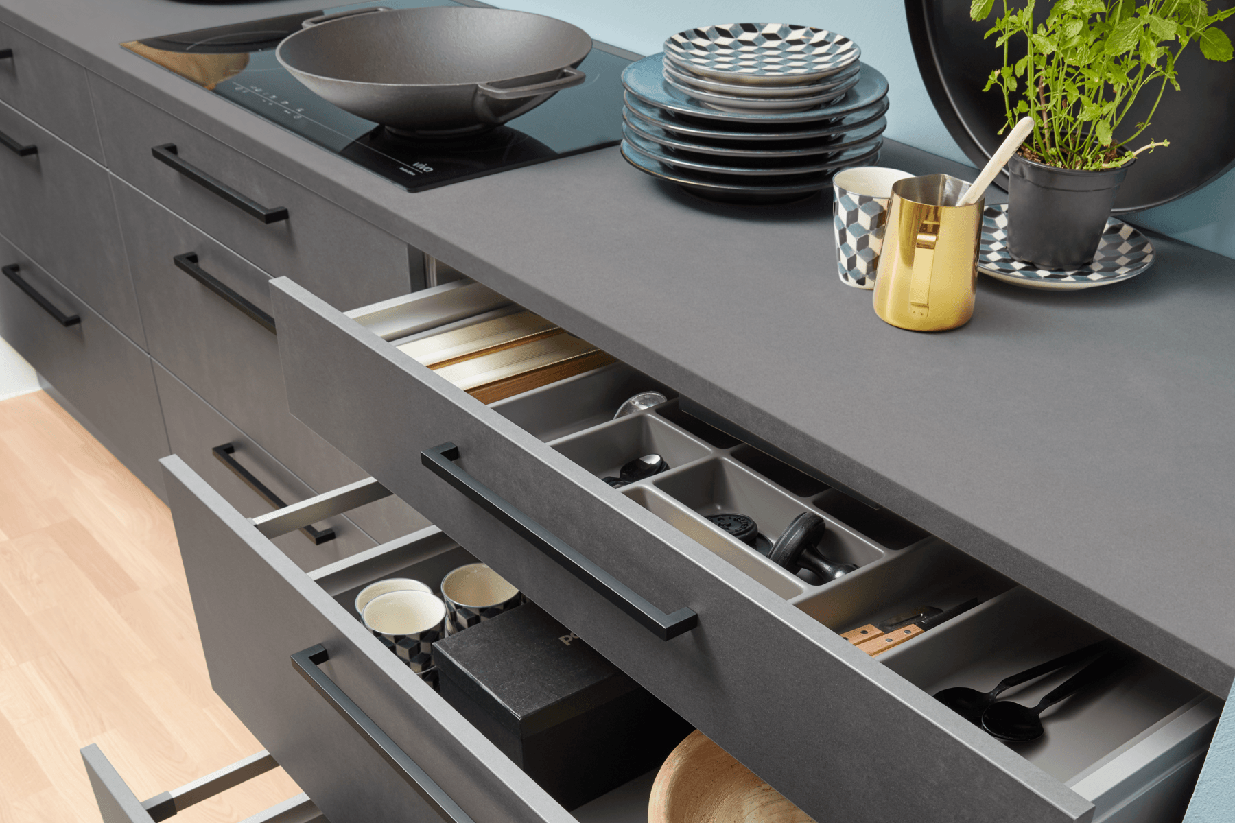 Moderne Nolte keuken met metaal grijze look Budgetplan